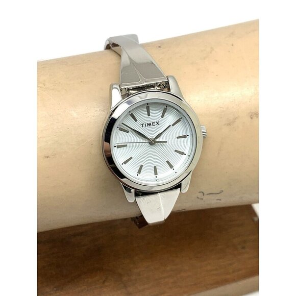 Timex Women's Watch TW2R98700 Quartz Silver Dial Stainless Steel 25mm - Picture 10 of 13